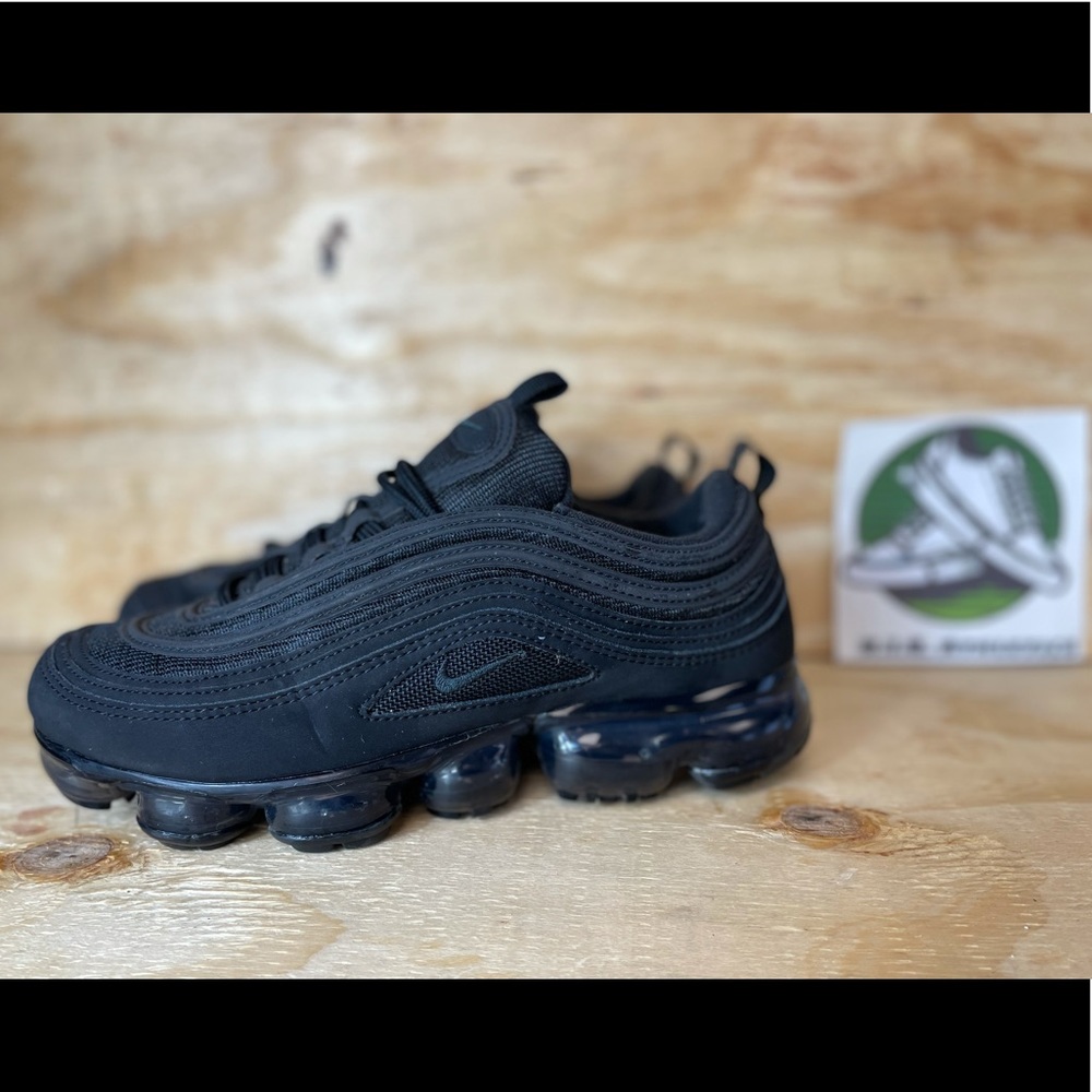 Nike air max vapormax 97 women’s size 8.5 (kids 7y) black Athletic shoes